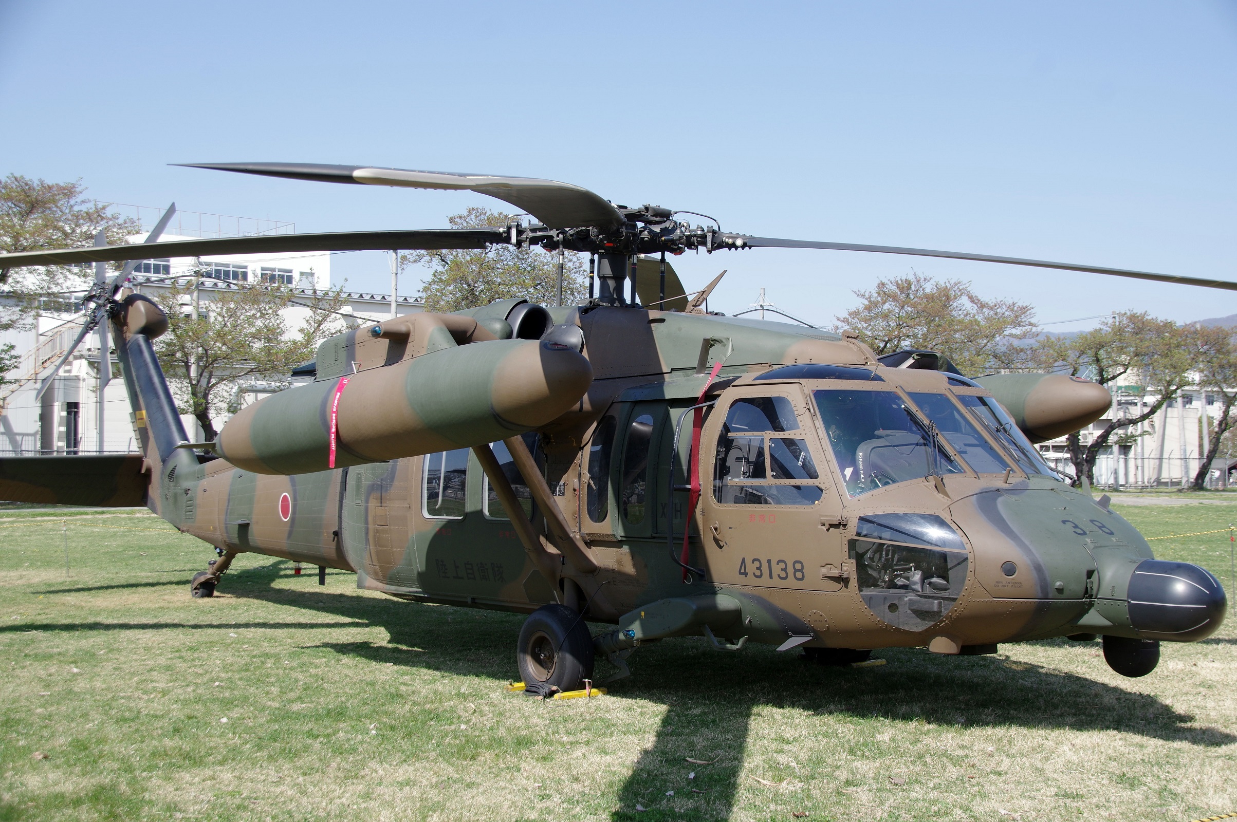 多用途ヘリコプターUH-60JA｜陸上自衛隊装備品｜陸自調査団