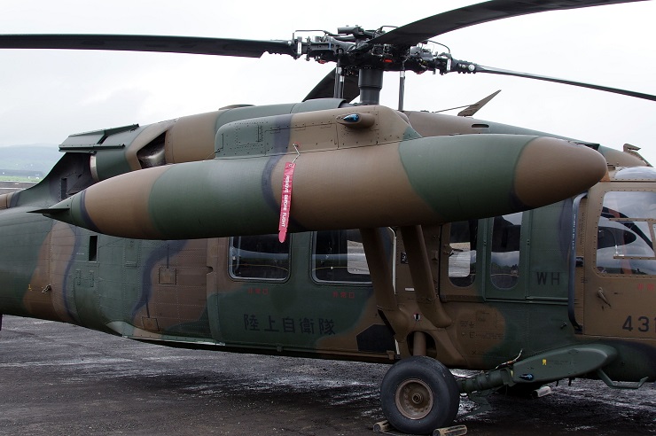 多用途ヘリコプターUH-60JA：増加燃料タンク