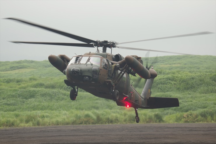 多用途ヘリコプターUH-60JA｜着陸体勢