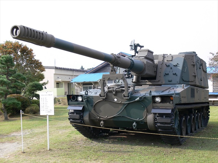 99式自走155mm榴弾砲｜武器学校展示試作車